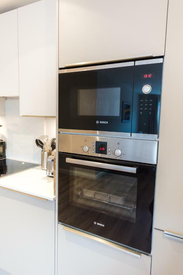 5 Star Brand New City Centre Apartment Белфаст Экстерьер фото